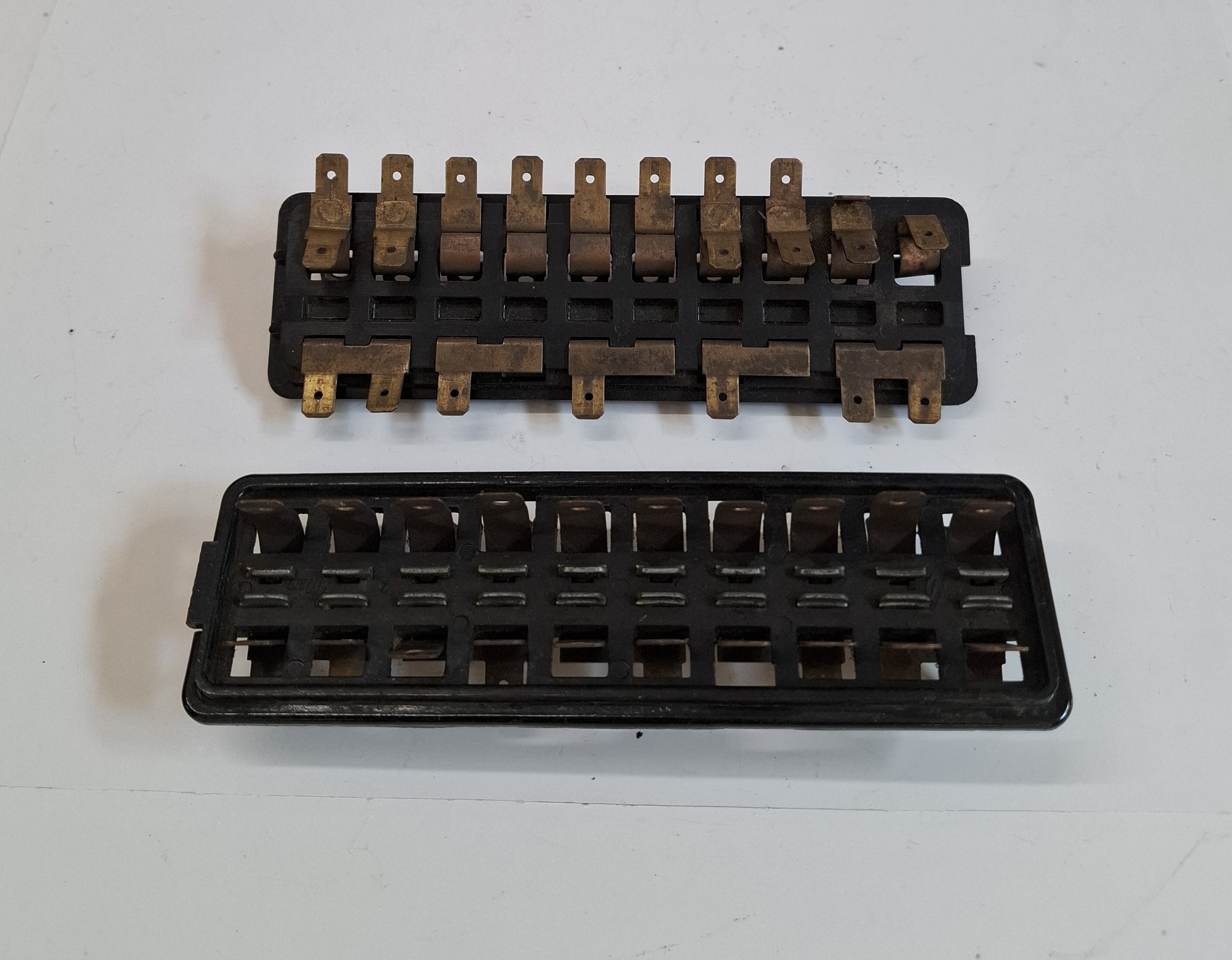 Sicherungskasten, 10 Sicherungen, 66-71, Gebrauchtteil Sicherungskasten, 10 Sicherungen, 66-71, Gebrauchtteil