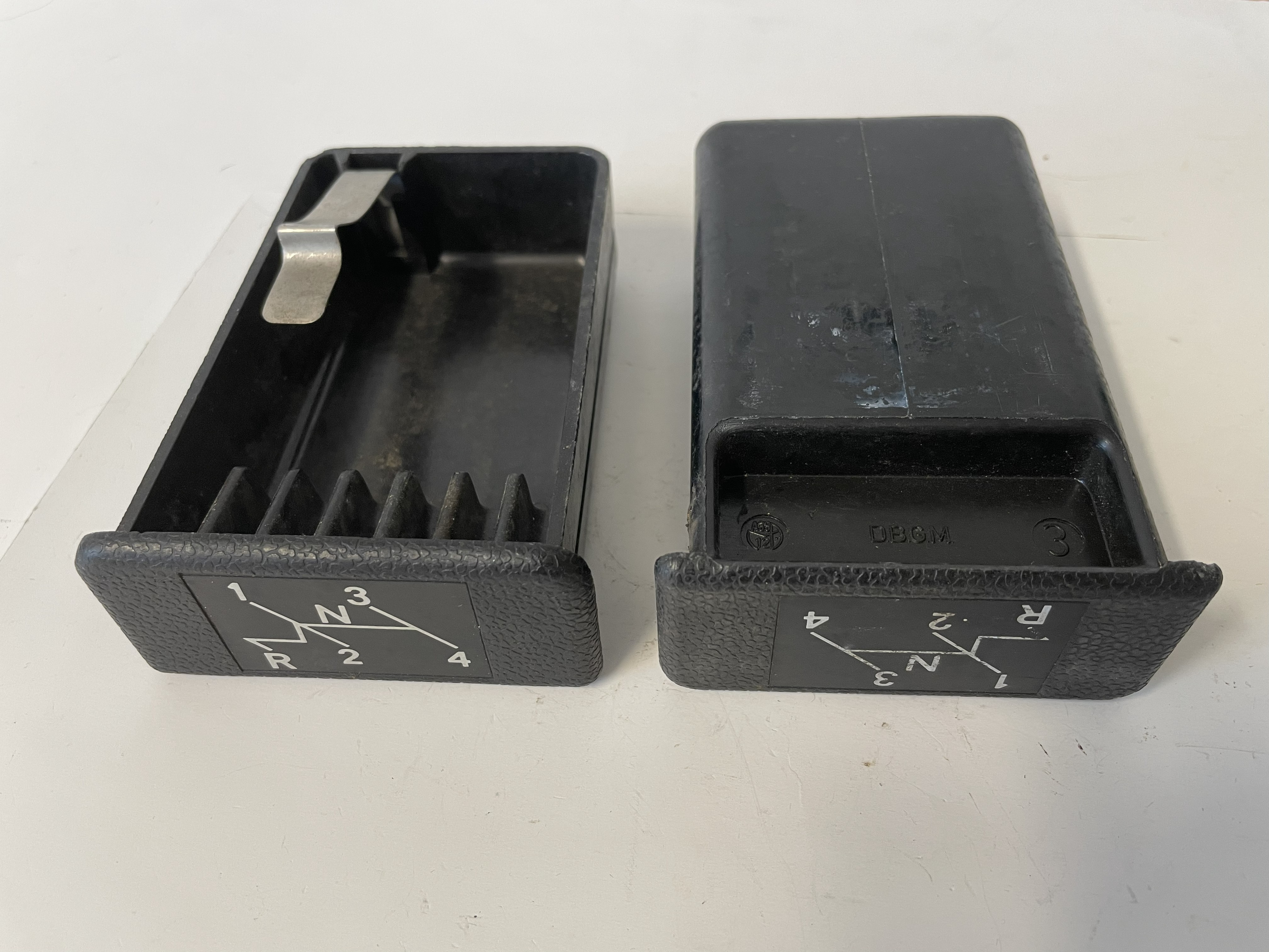 Aschenbecher mit Blende (Gebrauchtteil)