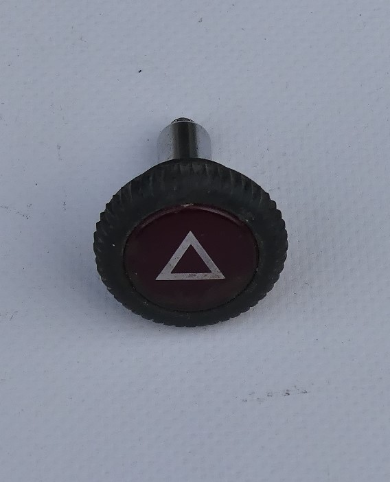 Knopf, Warnblinkerschalter komplett, Blecharmaturenbrett (Gebrauchtteil) Knopf, Warnblinkerschalter komplett, Blecharmaturenbrett (Gebrauchtteil)