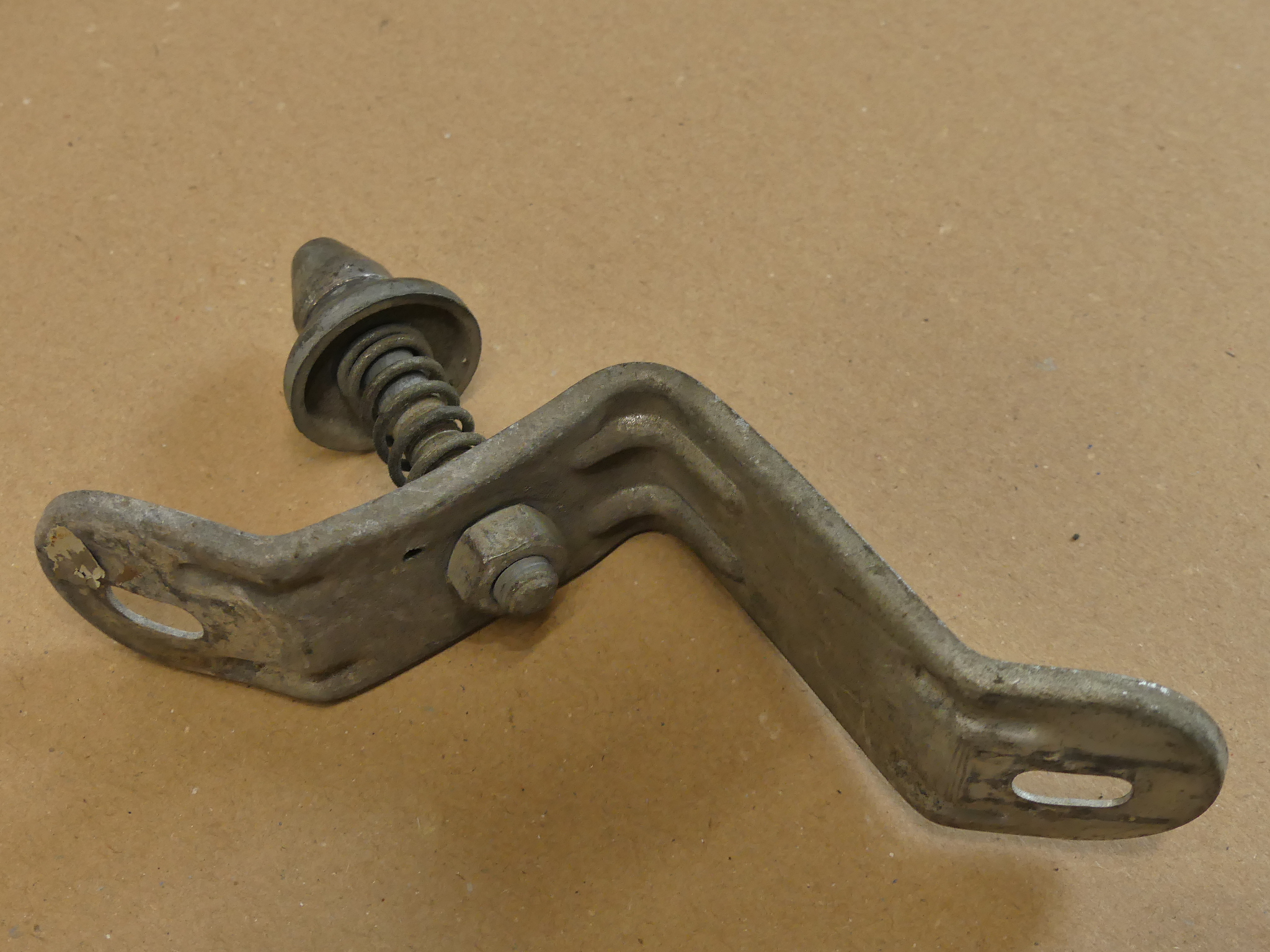 Oberteil, Fronthaubenschloss, 6.49-7.67 (Gebrauchtteil) Oberteil, Fronthaubenschloss, 6.49-7.67 (Gebrauchtteil)