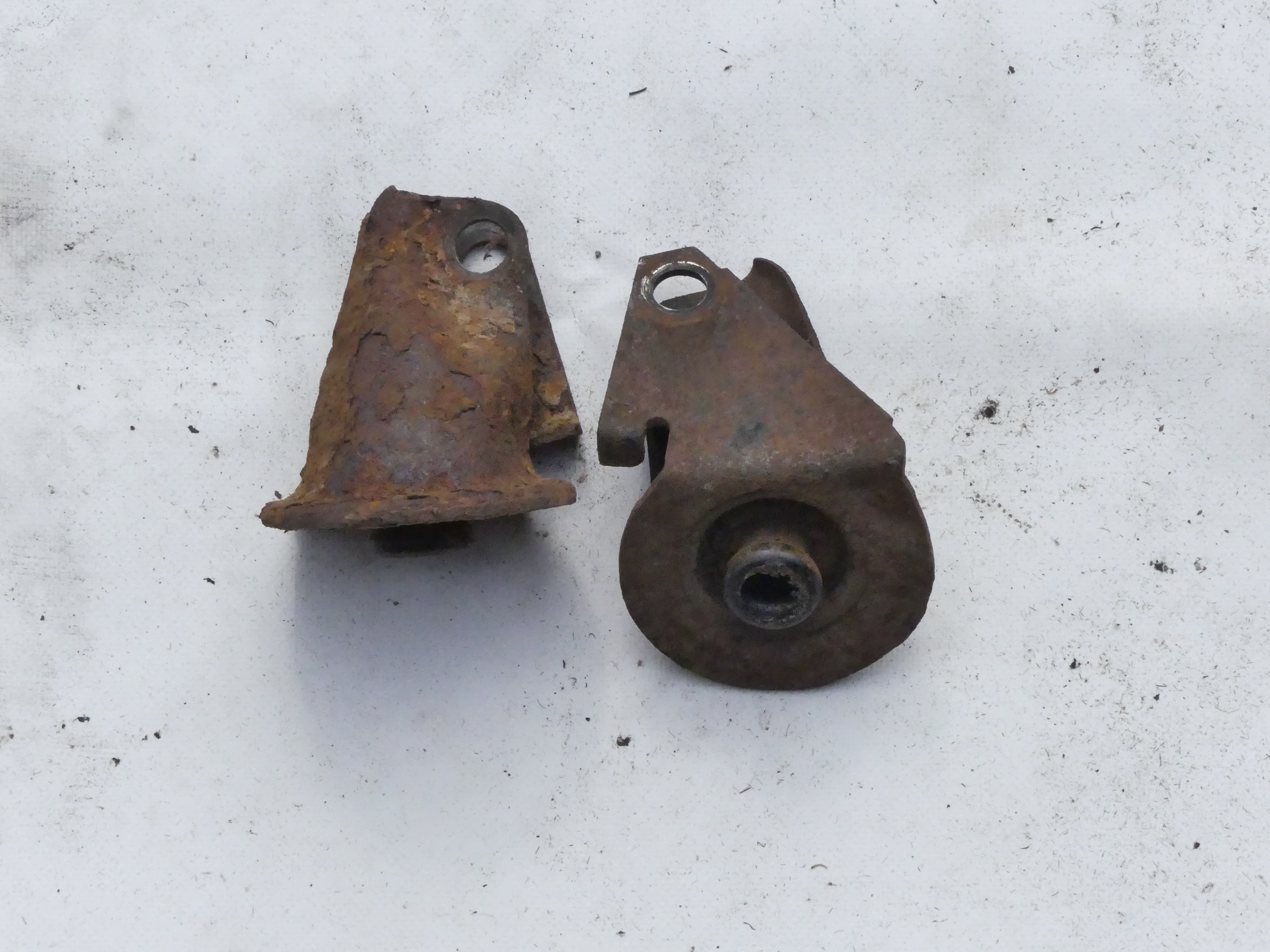 Anschlagstütze, rechts, Pendelachse, 8.64-, Gebrauchtteil Anschlagstütze, rechts, Pendelachse, 8.64-, Gebrauchtteil