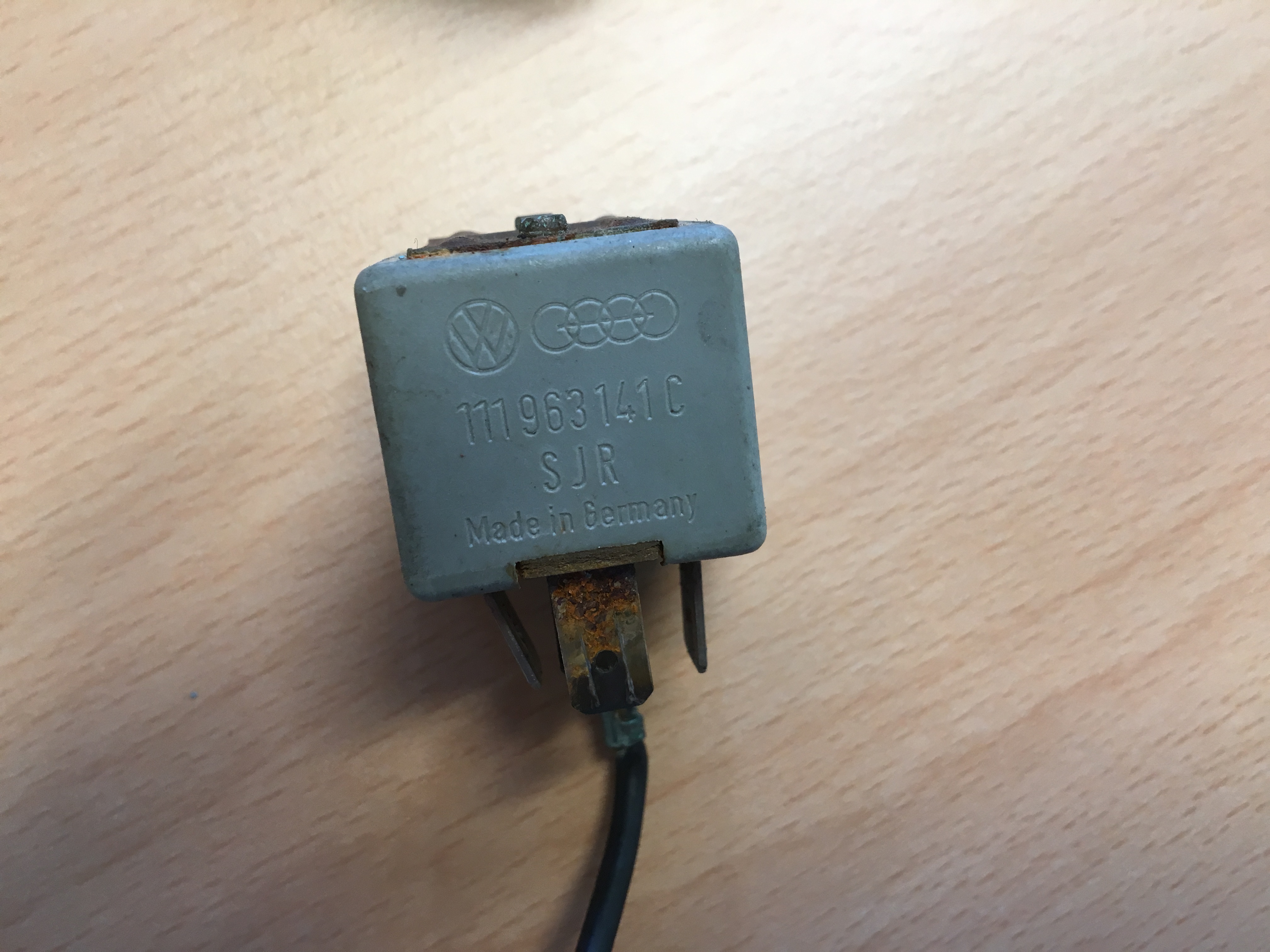 Relais, Heckscheibenheizung, 12V, 15A-Gebrauchteil Relais, Heckscheibenheizung, 12V, 15A-Gebrauchteil