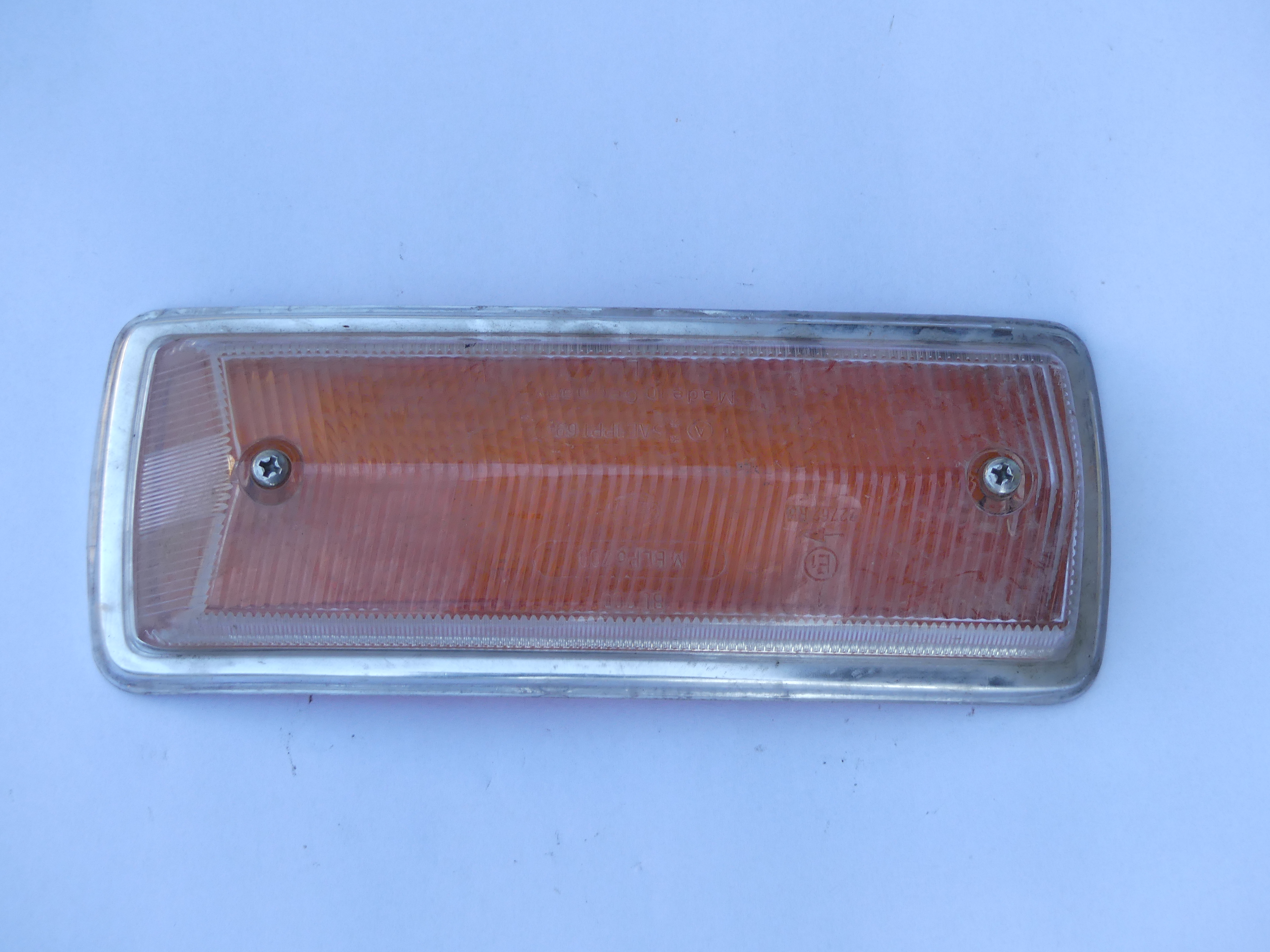 Blinkerglas, weiß/orange/Chromrand,li(E)-Gebrauchtteil Blinkerglas, weiß/orange/Chromrand,li(E)-Gebrauchtteil
