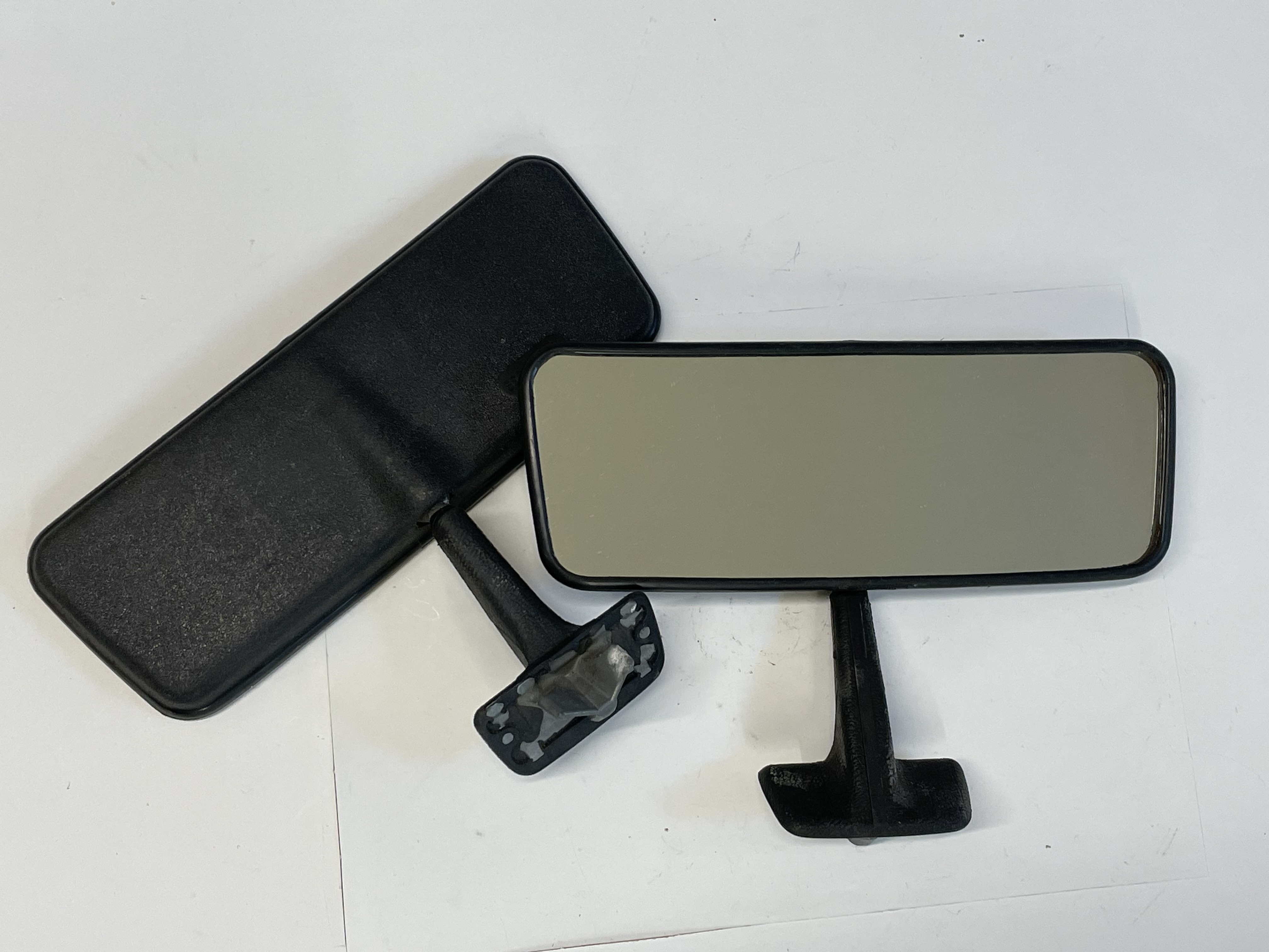 Innenspiegel, nicht abblendbar, kurzer Arm, schwarz (Gebrauchtteil)