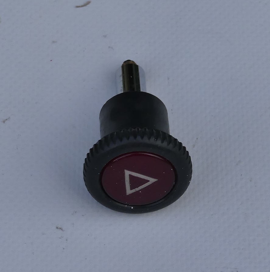 Knopf, Warnblinkerschalter komplett (Gebrauchtteil) Knopf, Warnblinkerschalter komplett (Gebrauchtteil)