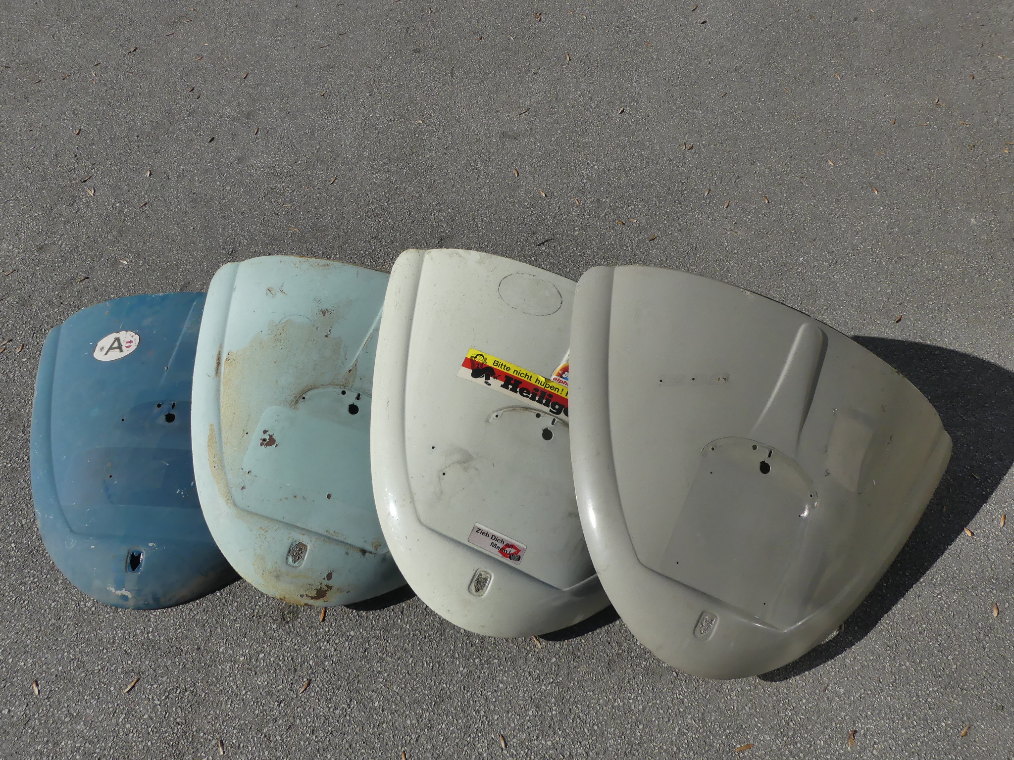 Haube, hinten, ohne Luftschlitze, 8.64-7.66 (Gebrauchtteil) Haube, hinten, ohne Luftschlitze, 8.64-7.66 (Gebrauchtteil)