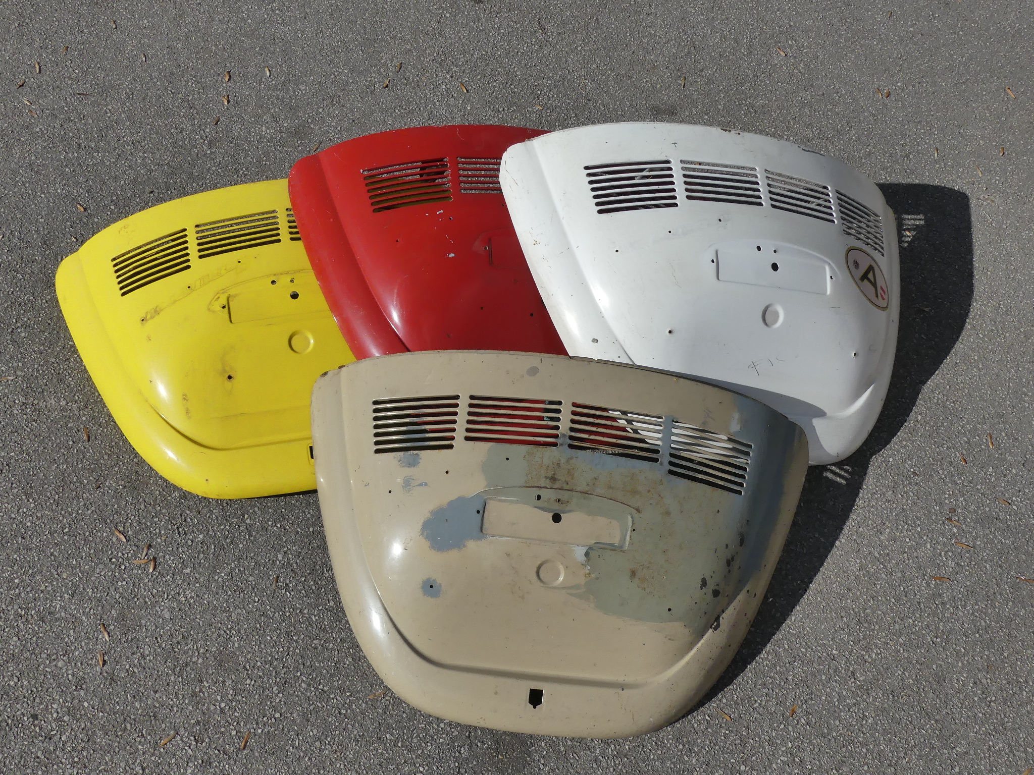 Haube, hinten, 8.73- (Gebrauchtteil) Haube, hinten, 8.73- (Gebrauchtteil)